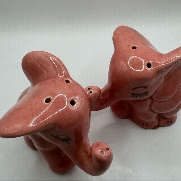 Vtg 1950’s Japan Pottery PINK ELEPHANT Trunk Up Good Luck Salt & Pepper Shakers - Picture 6 of 7